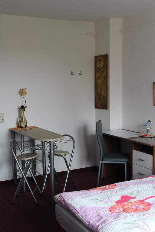 Hôtel Tivoli à Zerbst Extérieur photo
