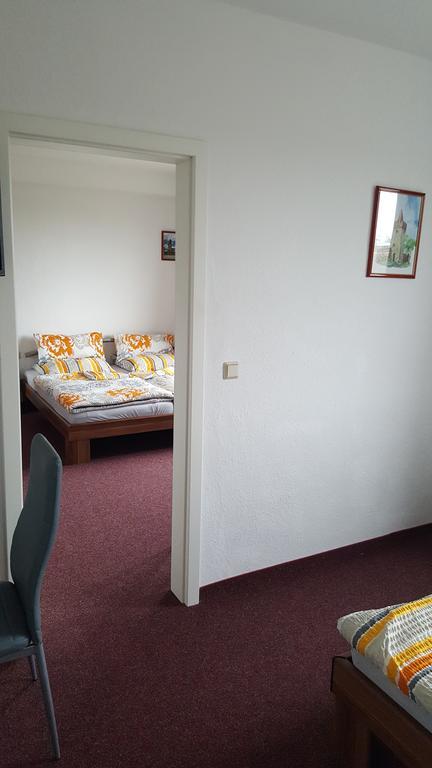 Hôtel Tivoli à Zerbst Extérieur photo