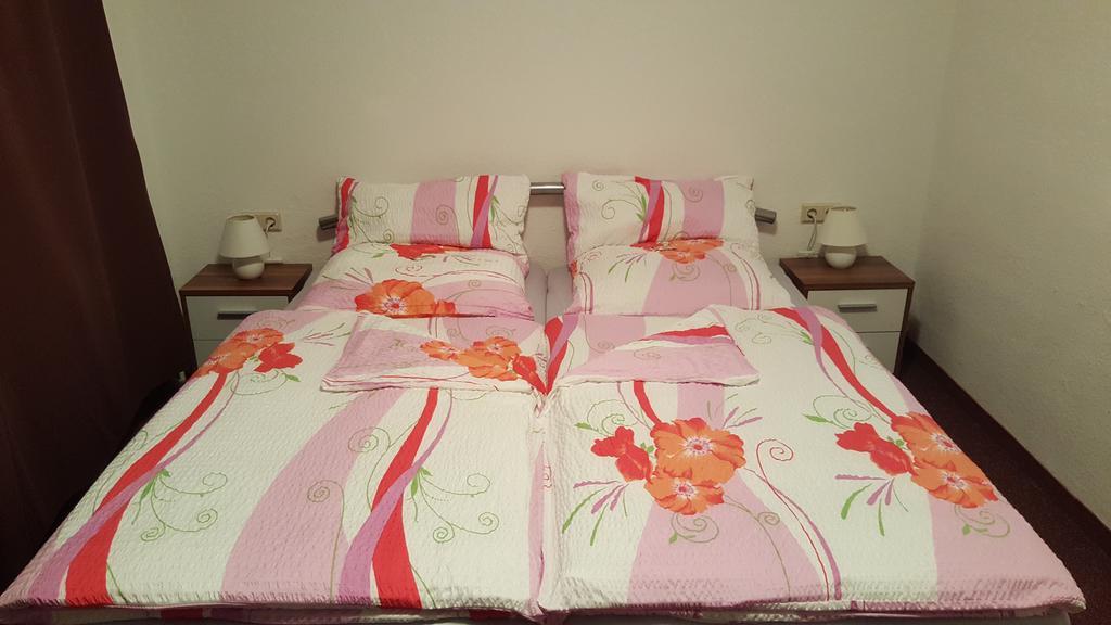 Hôtel Tivoli à Zerbst Extérieur photo